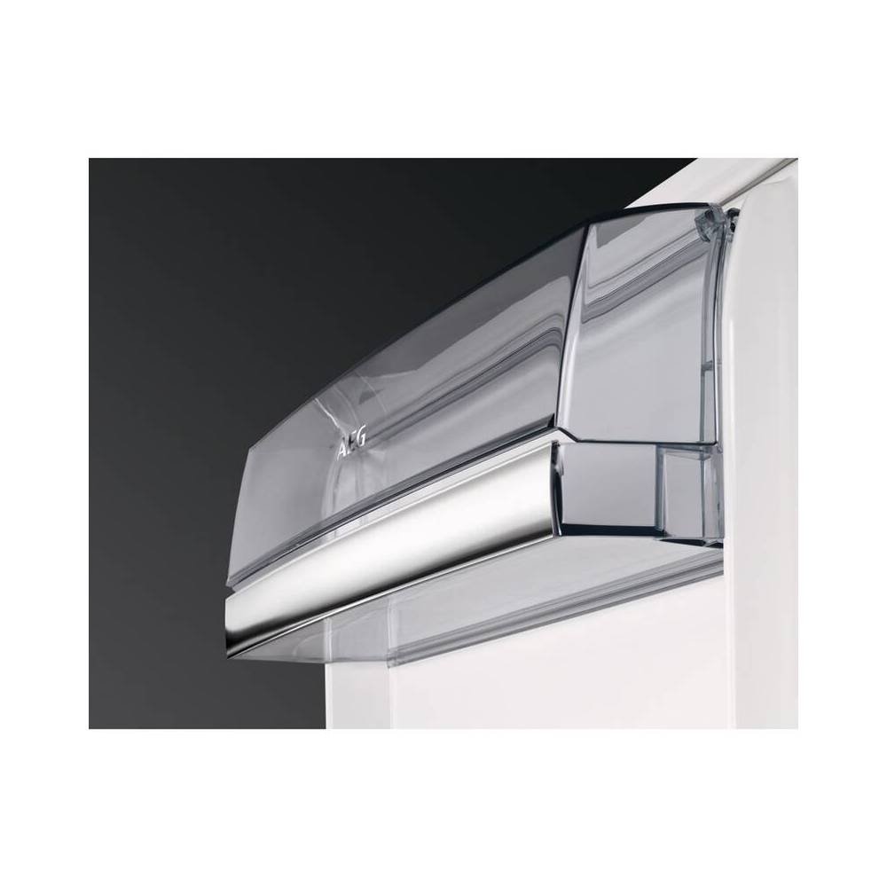 AEG SCB618E6TS vystavený kus https://www.andreashop.sk/files/kat_img/03.jpg_OID_WUONI00101.jpg