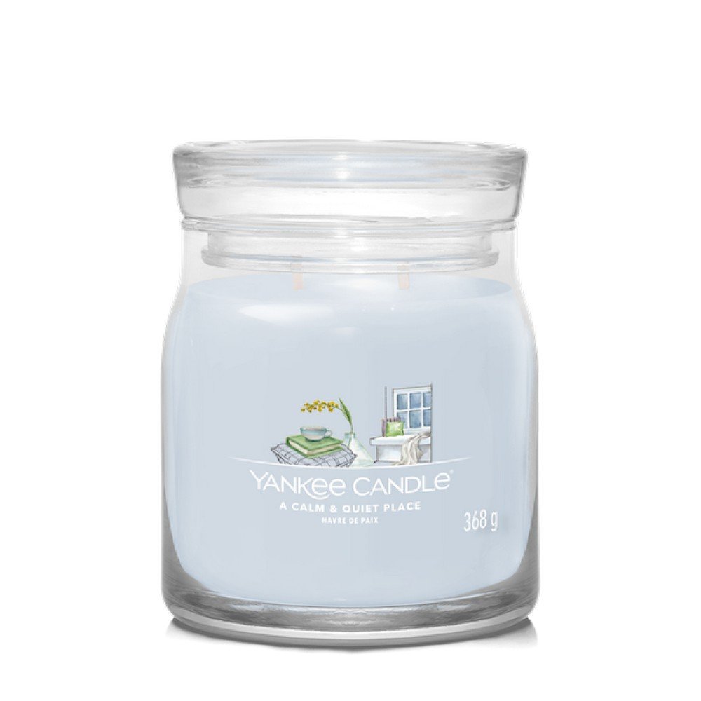 YANKEE CANDLE 1701384E A CALM & QUIET PLACE STREDNA SVIECKA SIGNATURE 368G https://www.andreashop.sk/files/kat_img/1.jpg_OID_281F000901.jpg