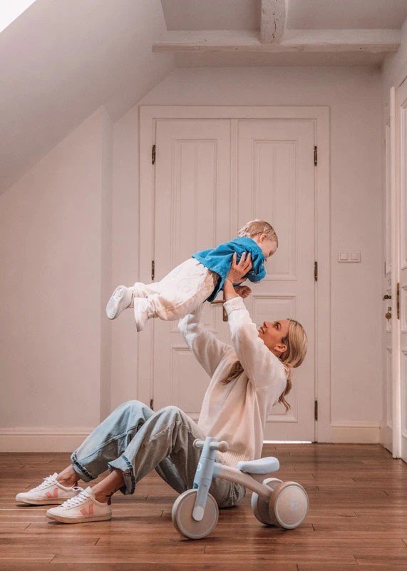 MOMI ODRAZADLO PRE DETI TEDI LIGHT BLUE https://www.andreashop.sk/files/kat_img/12.jpg_OID_H3U4J00101.jpg