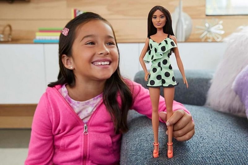 MATTEL BARBIE MODELKA - LIMETKOVE SATY S PUNTIKMI /25HPF76/ https://www.andreashop.sk/files/kat_img/4.jpg_OID_1C1C000901.jpg