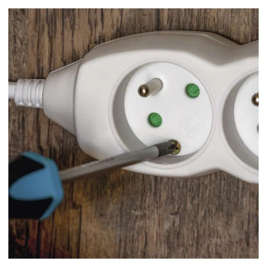 EMOS P0317 PREDLZOVACI KABEL 7 M/3 ZASUVKY/BIELY/PVC/1 MM2 https://www.andreashop.sk/files/kat_img/7.jpg_OID_~900007BTD.jpg