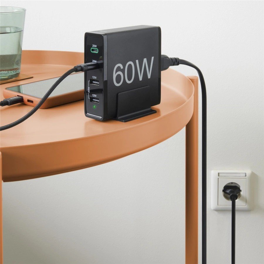 HAMA 201628 RYCHLA STOLNA USB NABIJACKA SO STOJANCEKOM, 2X USB-C PD/QC, 2X USB-A, 60 W https://www.andreashop.sk/files/kat_img/9.jpg_OID_0G2D000901.jpg
